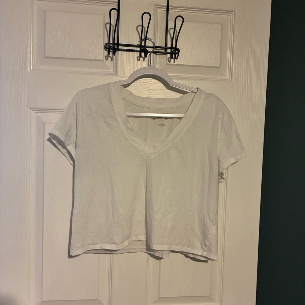 Universal Thread White V-Neck Cropped Tee